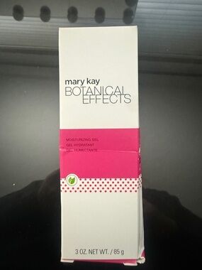 Mary Kay Botanical Effects Moisturizing Gel - Pink & White Box